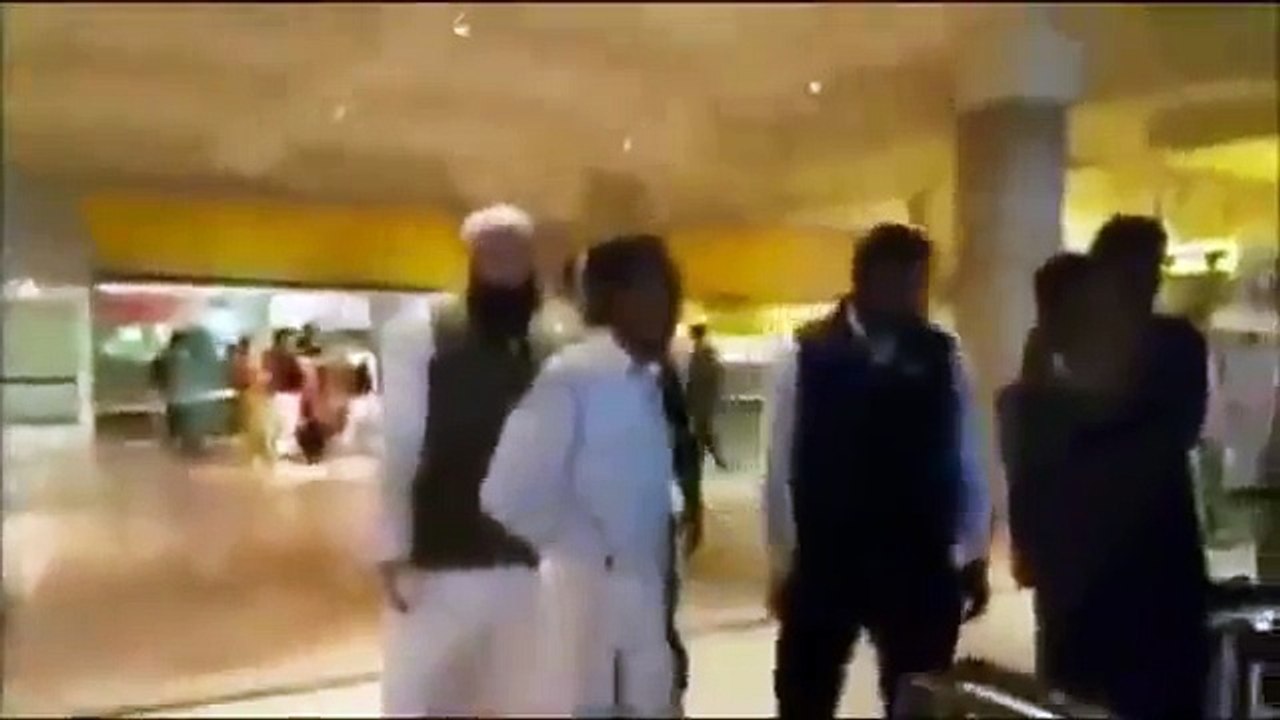 Junaid jamshed gets beaten at the airport (Next Face Of Pakistan)