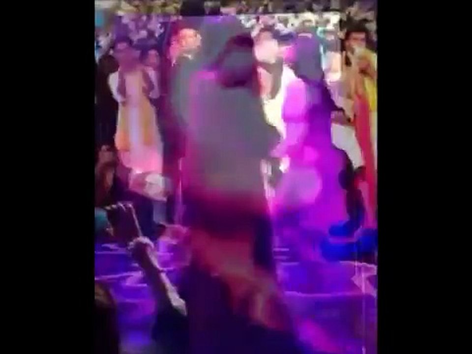 Sanam Jung Dancing With Her Husband on Her Wedding, Exclusive Video