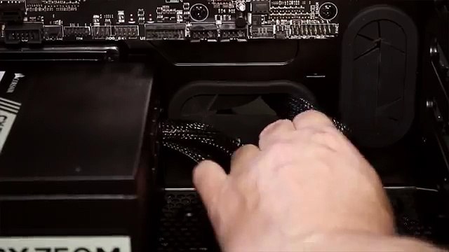 Newegg DIY Garage How to Build a Gaming PC - i7-6700, 850 EVO, & GTX 970 19