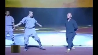 Crazy Video: Nothing can break this Shaolin kungfu master