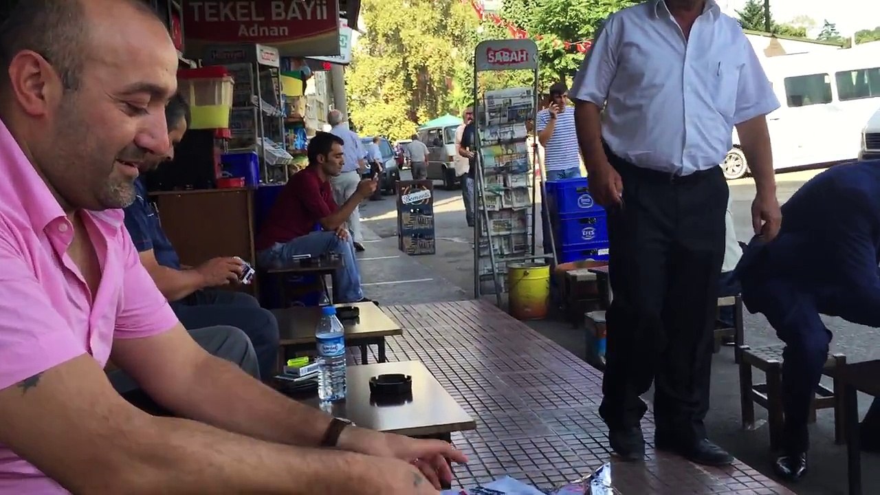köksal baba bayramlıkları bakın nerede yiyiyor-2015-1