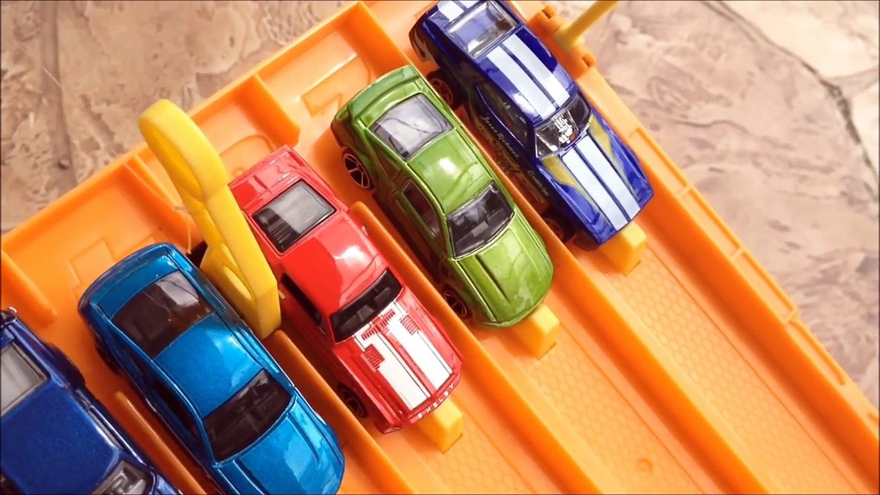 HOT WHEELS DRAG RACING 2014 THE RACE