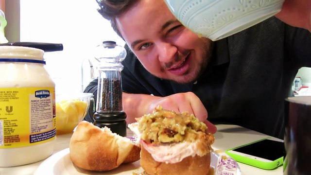 EPIC THANKSGIVING LEFTOVER SANDWICH!