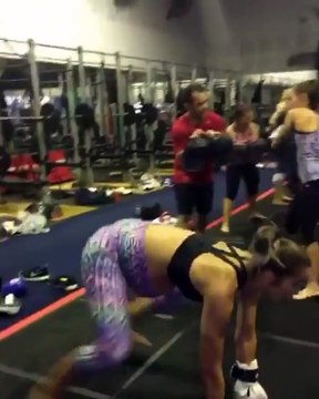 بالفيديو.. أسترالية تمارس التمارين الشاقة أثناء الحمل فتضع مولود لديه قوة استثنائية