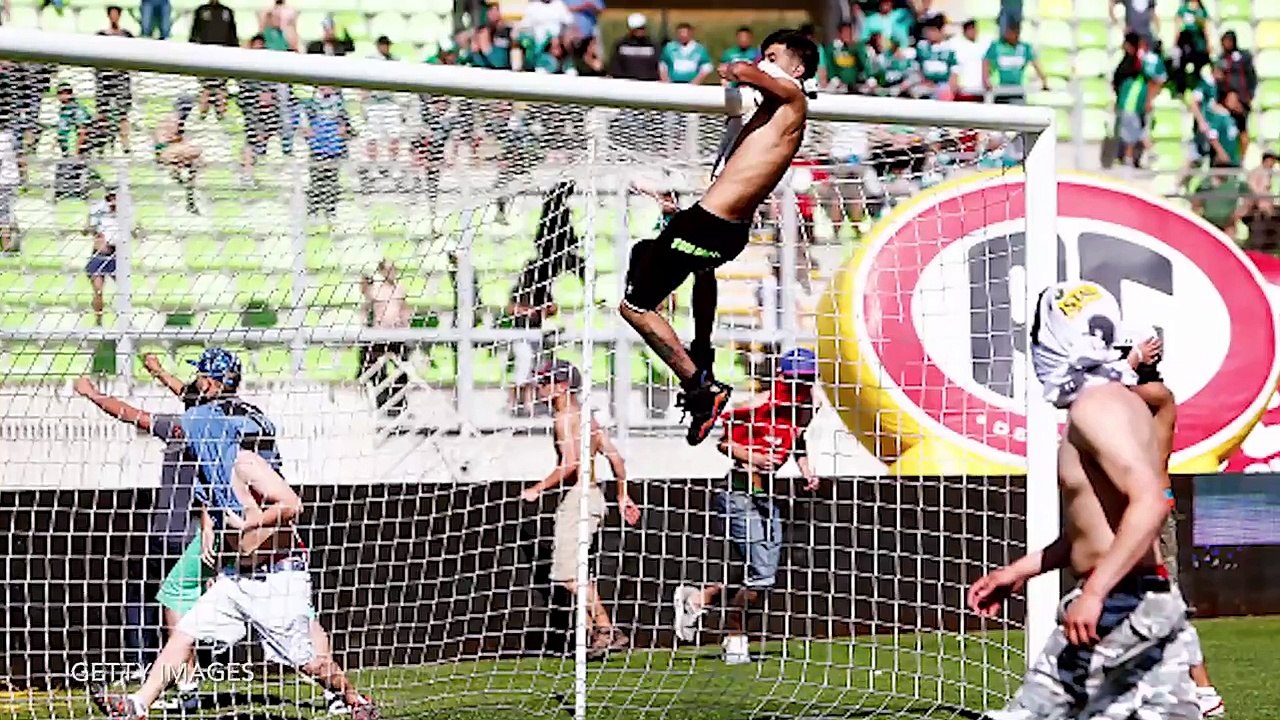 CRAZY Fan Fight Between Colo Colo & Santiago Fans on Pitch