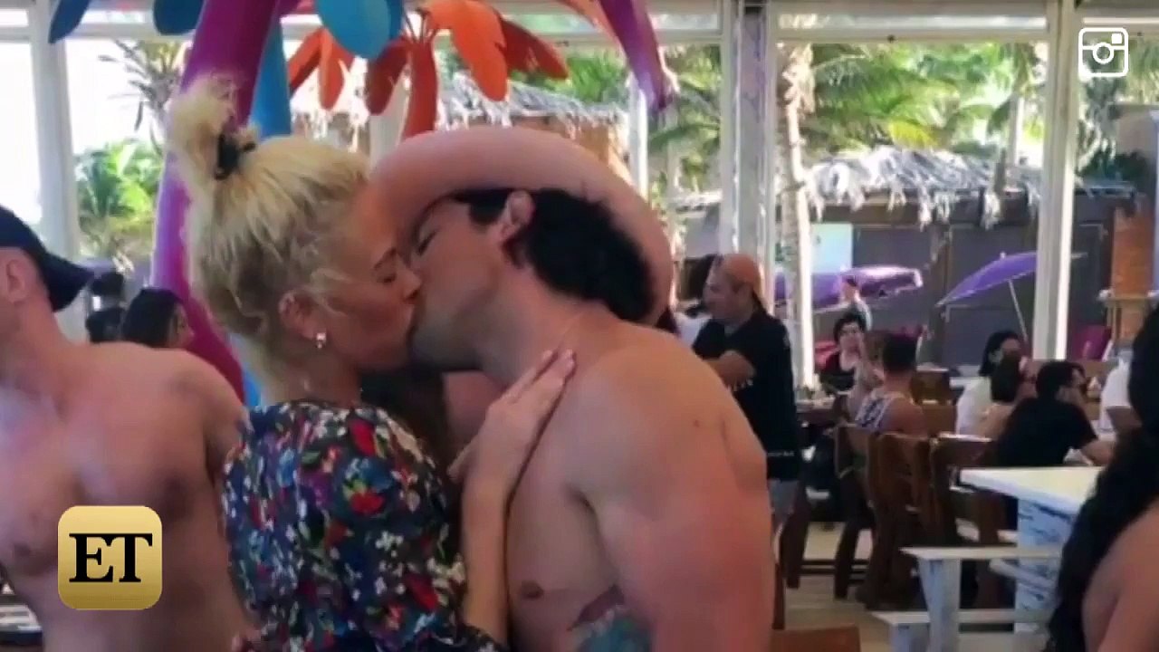 DWTS Pros Maksim Chmerkovskiy and Peta Murgatroyd Pack on the Vacation PDA