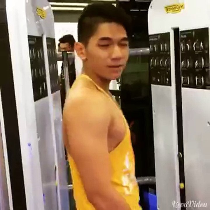 Ngọc Huy trong phòng tập gym