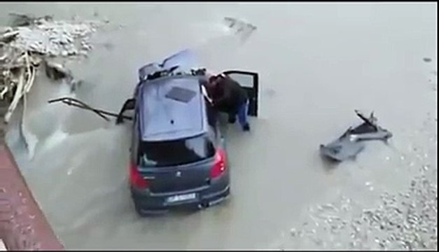 Moroccan Migrant Helps Italian Man whos Car Skidded off a Bridge