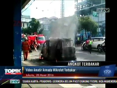 Sebuah Mikrolet Ludes Terbakar di Gajah Mada