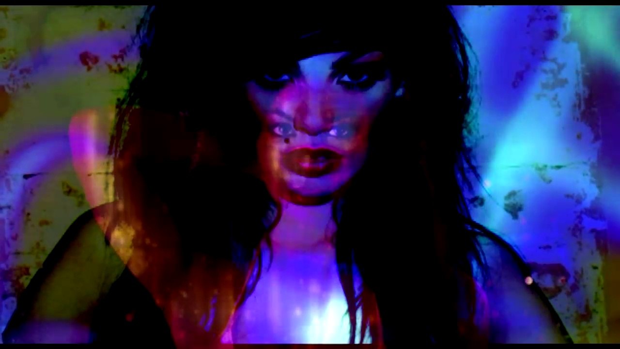 Samantha Sez Listen