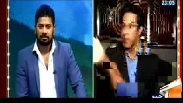 Trending video - FULL VIDEO of Wasim Akram Camera Crew attacked in Mumbai on Aajtak Channel