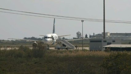 Avion égyptien détourné: le pirate de l'air arrêté, les passagers sains et saufs