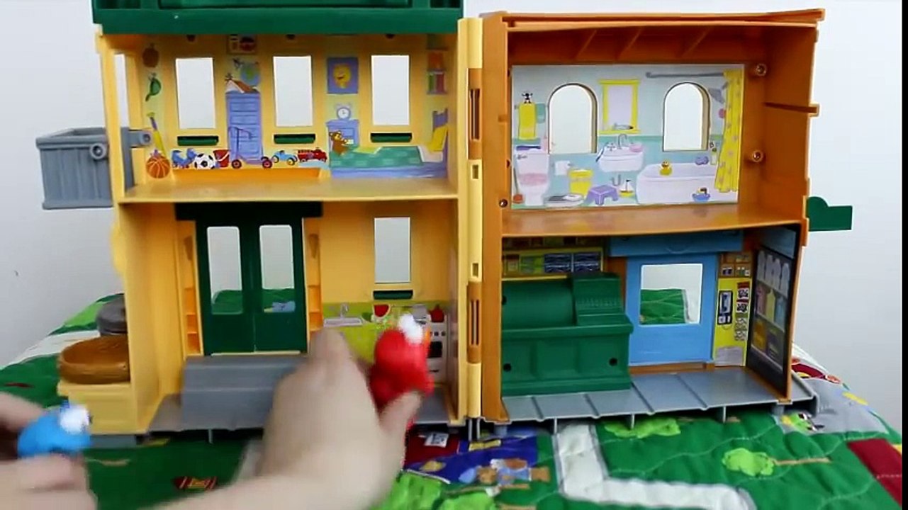 Sesame Street Playset PlaySkool Cookie Monster & Elmo meets Disney Cars Lightning McQueen & Mater!