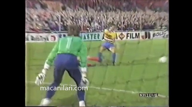 28.11.1990 - 1990-1991 UEFA Cup 3rd Round 1st Leg Brondby IF 3-0 Bayer 04 Leverkusen