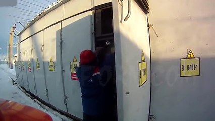 Un électricien provoque un impressionnant incendie dans une centrale électrique en Russie