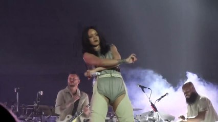 Rihanna - Bitch Better Have My Money (Anti World Tour)