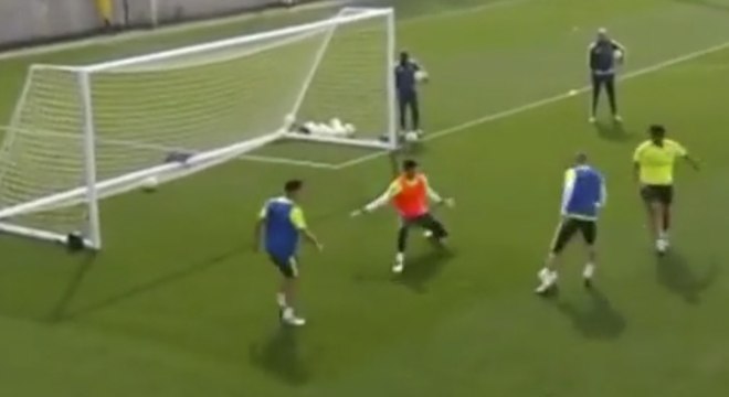 Le slalom exceptionnel de Karim Benzema à l'entraînement avec le Real Madrid