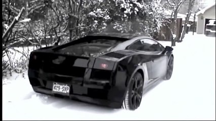 Lamborghini snow drift