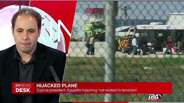 Hijacker demand to give a letter to his Cypriot 'ex-wife'