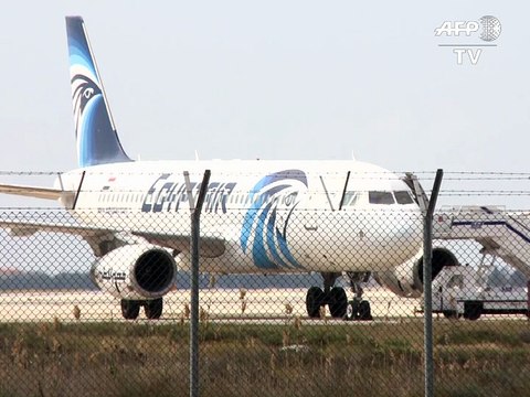Détournement Egypt Air: le pirate de l'air veut voir son ex-épouse
