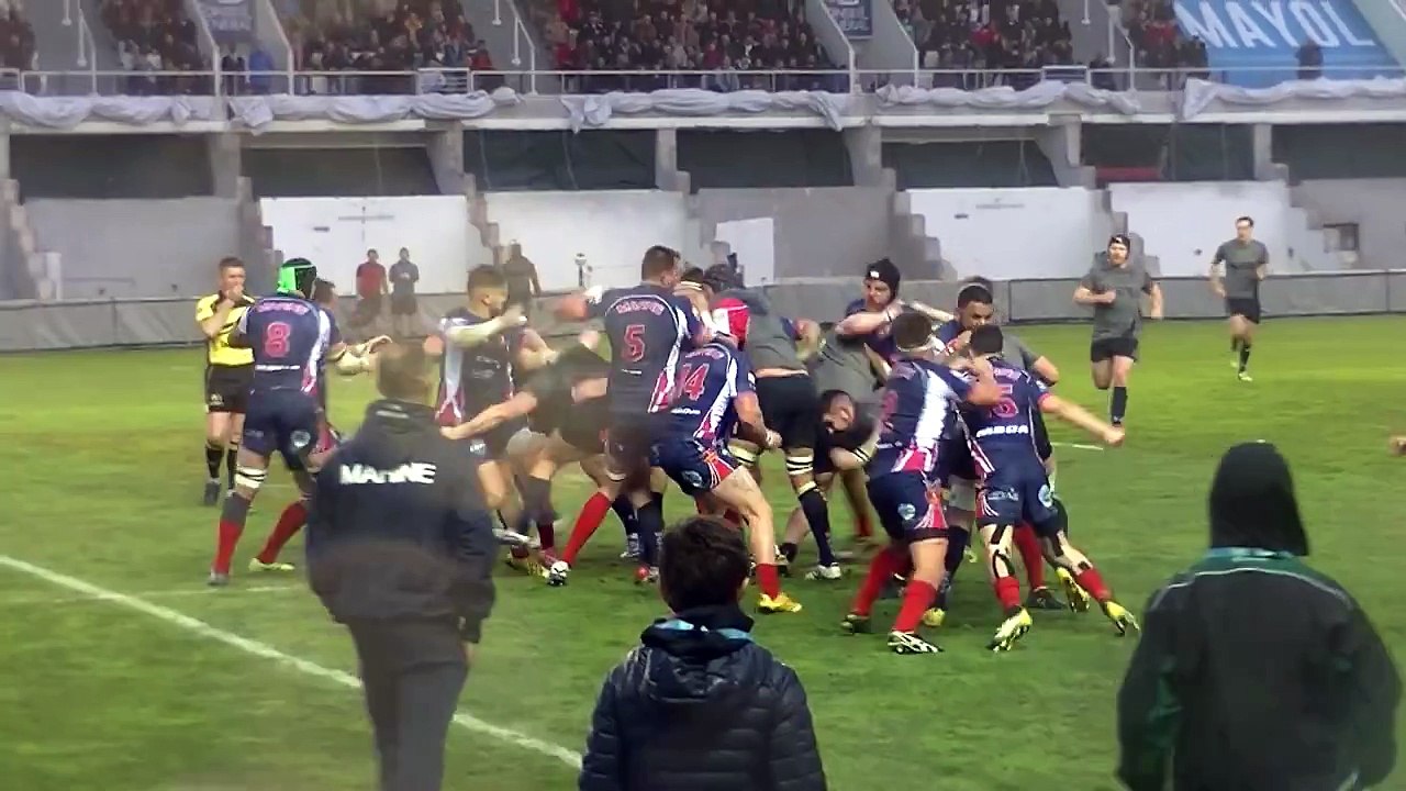 Incroyable bagarre générale lors d'un match de rugby