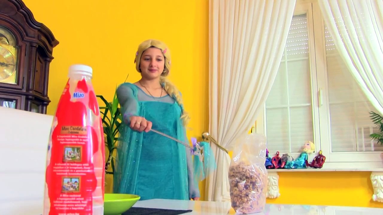 Spiderman Real Life Superhero Movie Frozen vs Hulk vs Masha i Medvedmasha