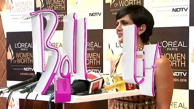 Mandira Bedi - Red Carpet Of Loreal Paris Women Of Worth Award