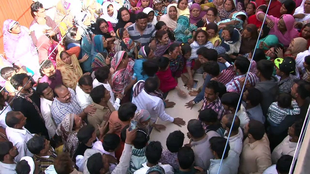 Bestattungen überfordern Priester in Pakistan