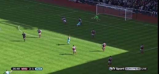 Le but incroyable de Adrian, gardien de West Ham