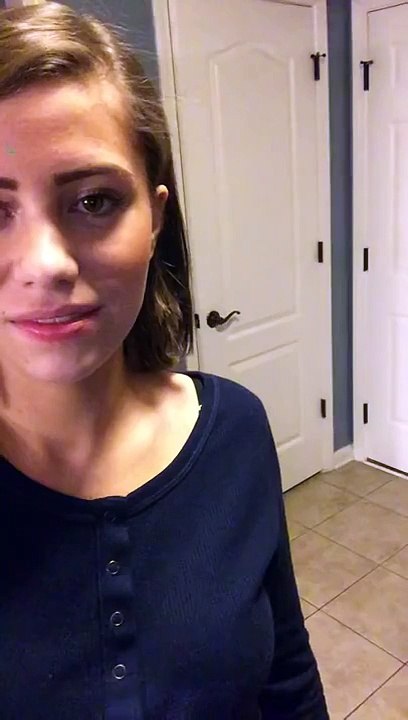 Elle lâche un énorme pet et filme son frère