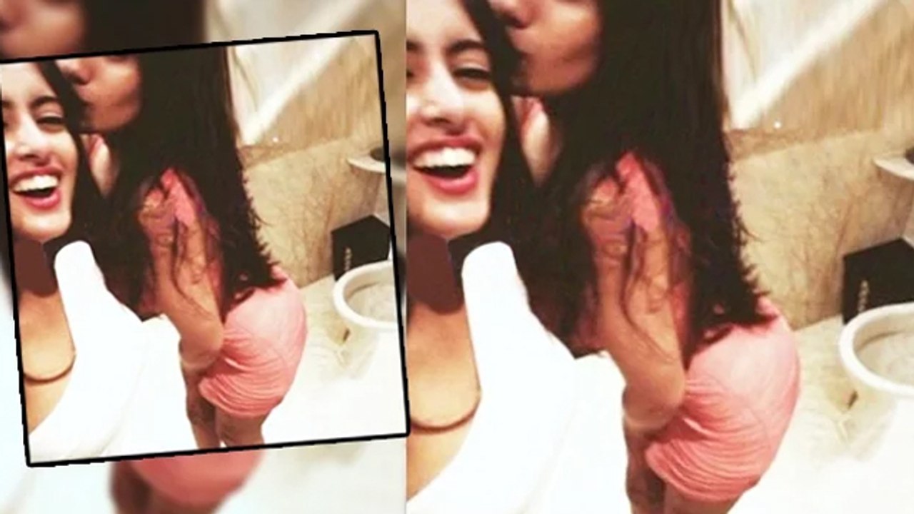 Big B's Grand Daugther Navya's BATHROOM SELFIES Goes Viral