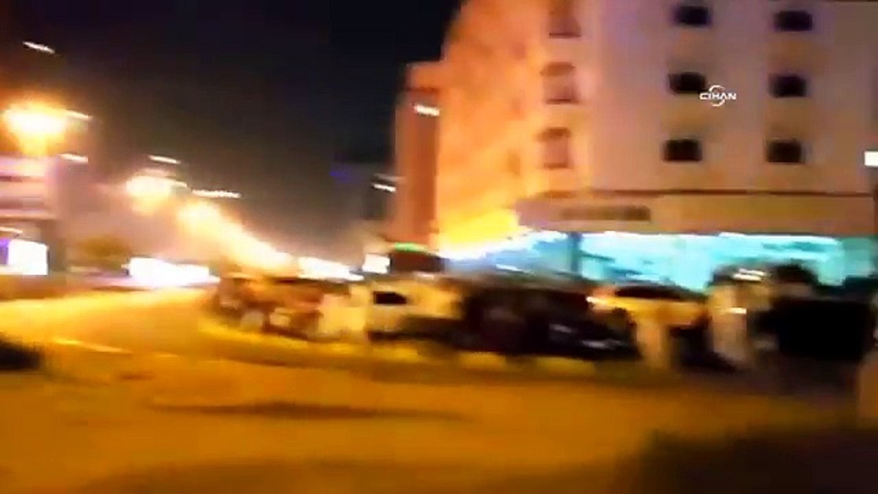 Emirlikler'deki büyük gökdelen yangını kamerada