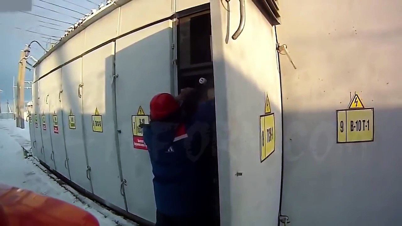 Une armoire s'enflamme dans une centrale électrique !