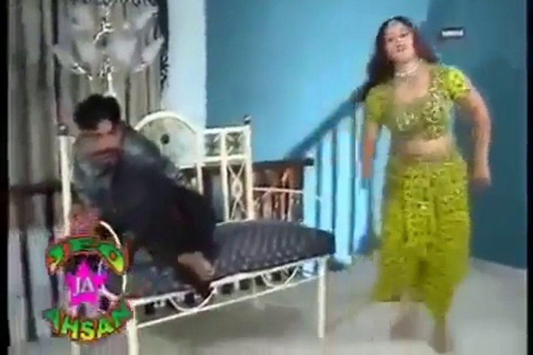 Pakistani Sexy Mujra - Pyar Wali Khich