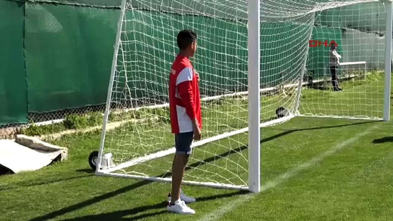 Oğlu, Eto'o'yu aratmadı