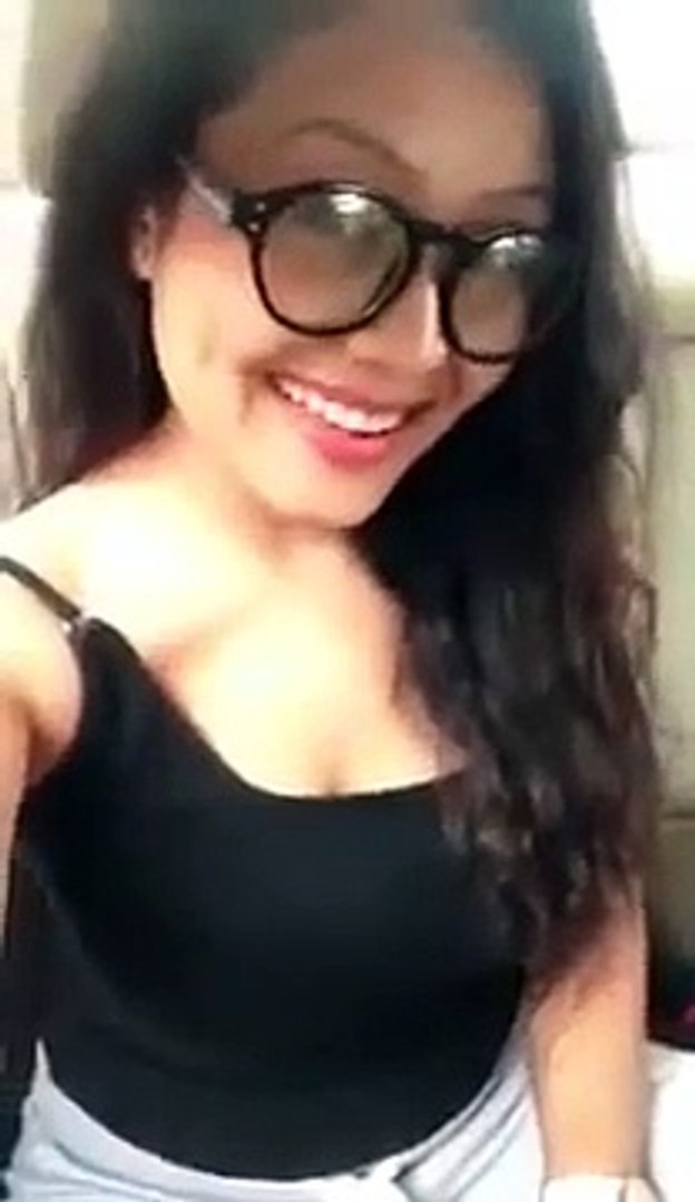 Whatsapp Funny Videos Neha Kakkar sing a song