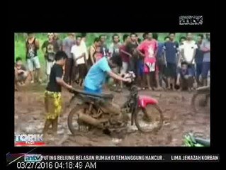 Balap Motor Di Lumpur