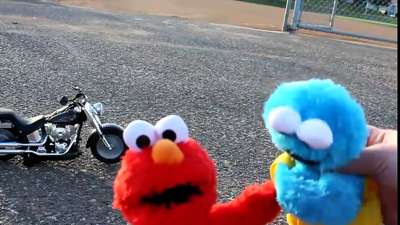 Sesame Street Elmo & Cookie Monster Ride a Toy Motorcycle & RC Car & Crash!