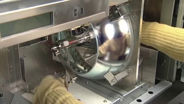 Change lamp on Sony digital cinema projectors