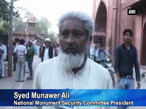 Taj Mahal minaret pinnacle falls during cleaning process, claims monument security committee