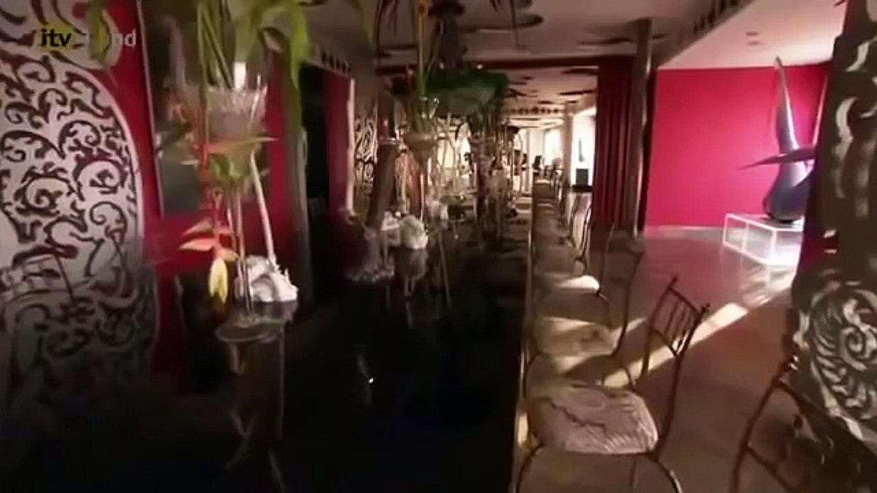 China's Rich & Famous - Rich Lifestyle- Piers Morgan on Shanghai 34