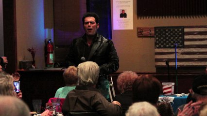 Franz Goovaerts sings 'Suspicious Minds' Papa's Smokehouse Saloon Feb 2016