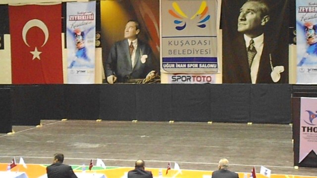 2016 THOF KUŞADASI DÜZENLEMESİZ DAL BÖLGE BİRİNCİSİ ALİAĞA BELEDİYESİ HELVACI S.K. MİNİKLER FOLKLOR TAKIMI