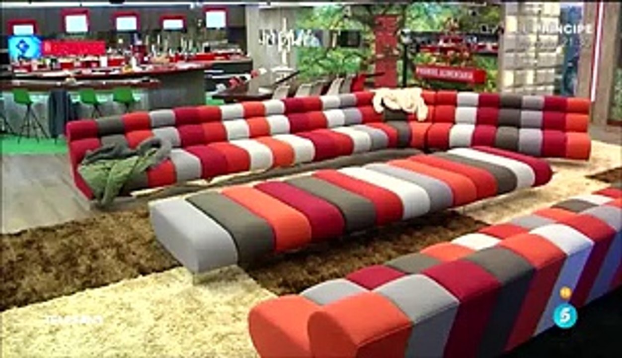 Carlos Sobera entra en la casa de GH VIP para disfrutar de una cena