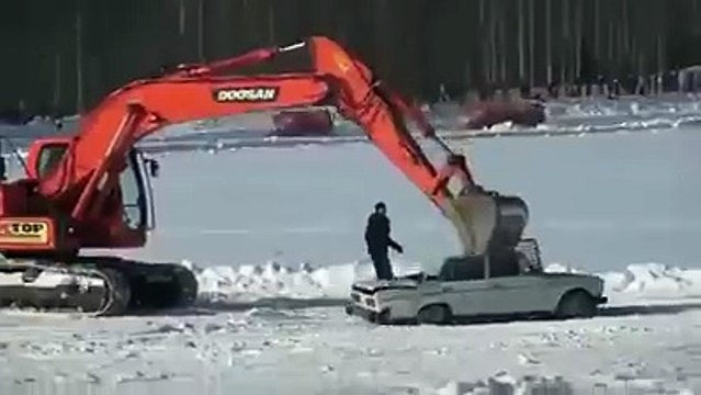 Никогда не зли экскаваторщика ! Где то в России