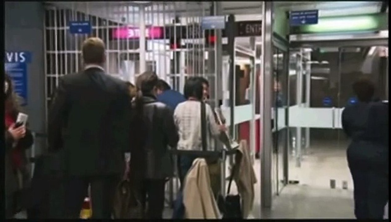 Luka Magnotta- 'Canadian cannibal' collapses in court while video evidence is shown - Mail Online