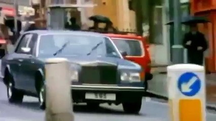 Billionaire Lord Sugar's Rich lifestyle and Story 55