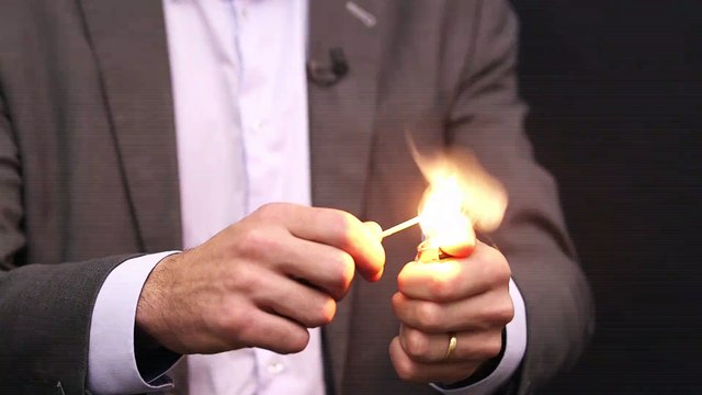 Sports Loisirs : Tour de magie : changer une allumette en cigarette