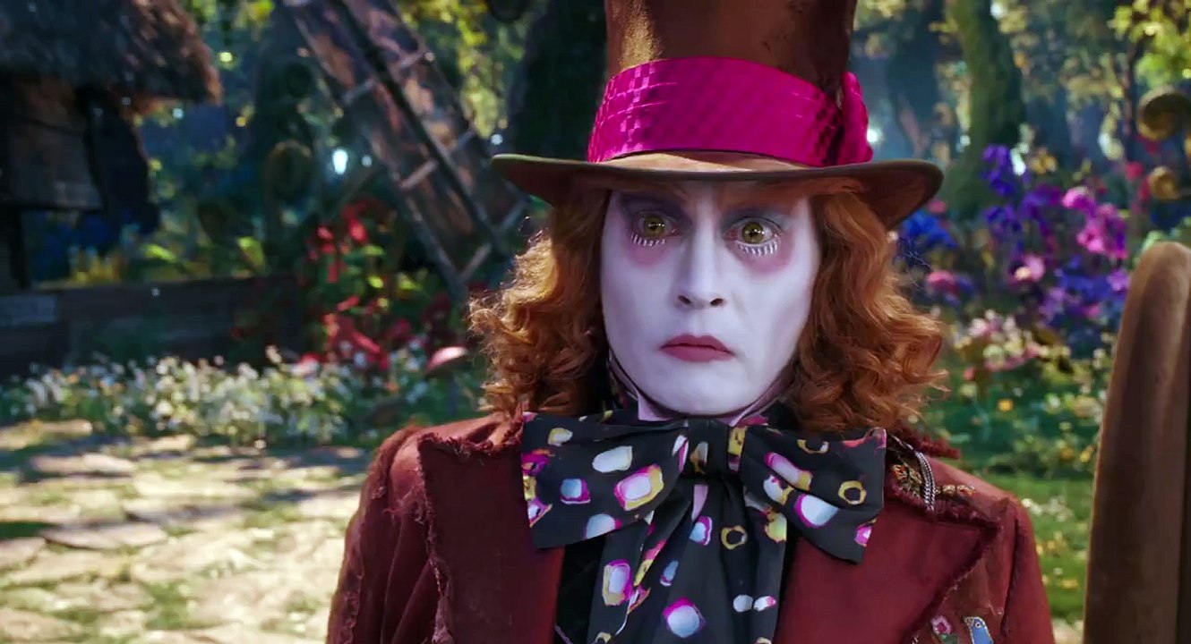 Alice Through the Looking Glass - Mia Wasikowska, Johnny Depp