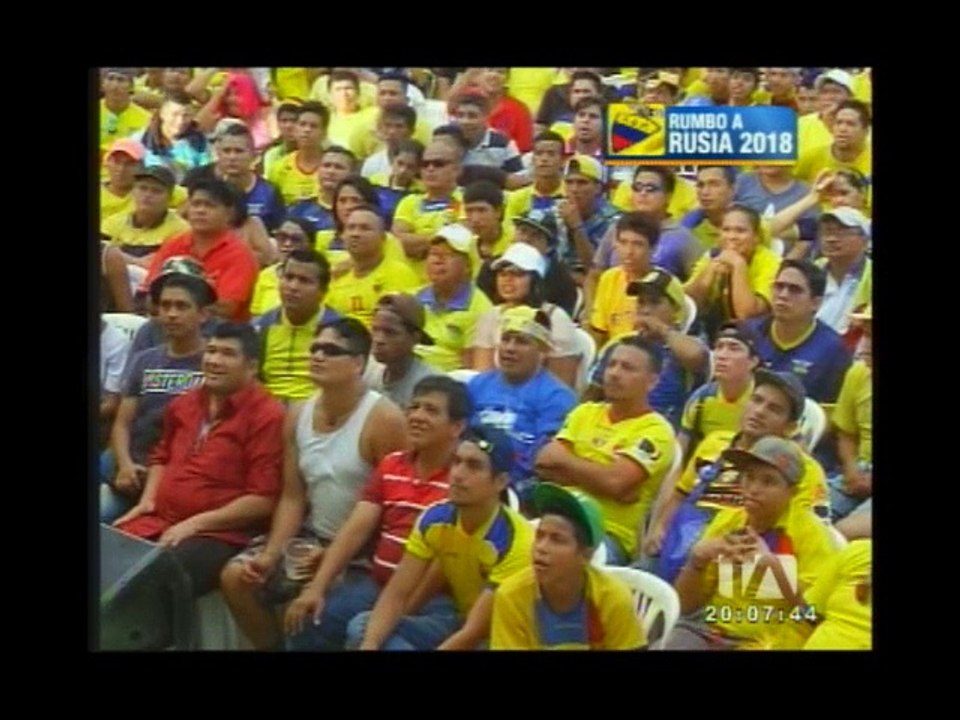 Hinchas ecuatorianos, desilusionados en Guayaquil